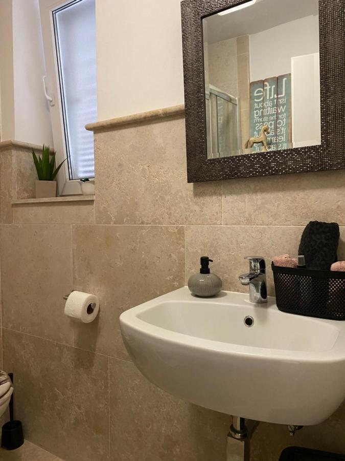 Apartment Paris Njivice Eksteriør bilde